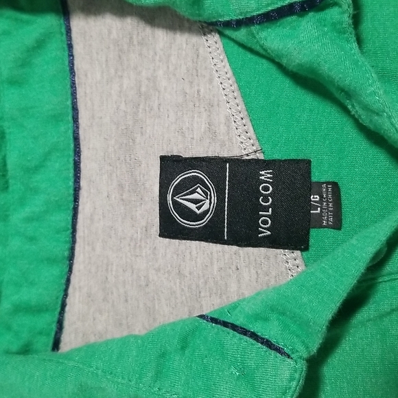 4 men tops Volcom and Billabong - Picture 7 of 16